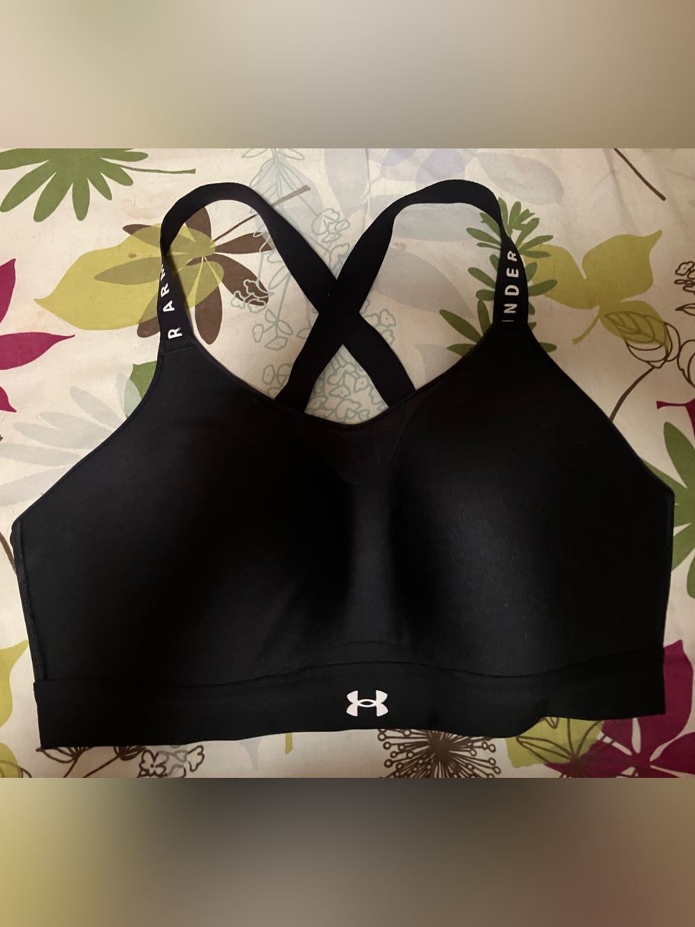 Under Armour Women’s Black Crossback Sports Bra with molded cups XXL